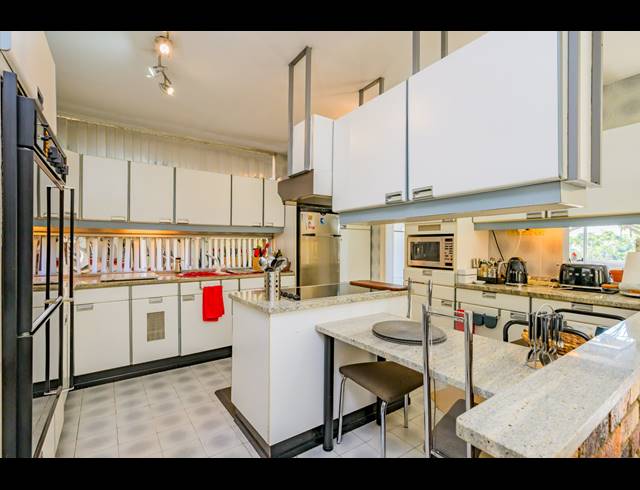 4 BEDROOM HOUSE FOR SALE IN RESERVOIR HILLS